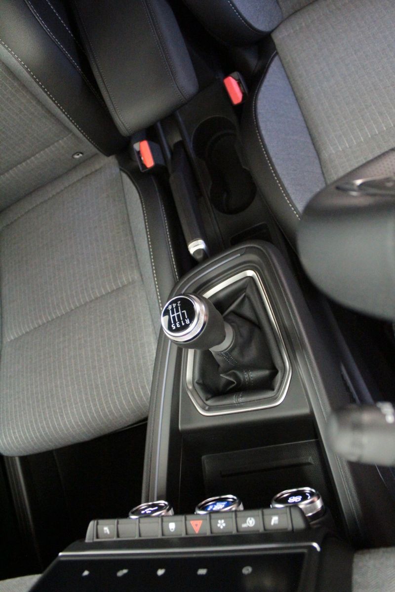 Fahrzeugabbildung Renault Clio TCe 90 Techno *Look-Paket*Winter-Paket*