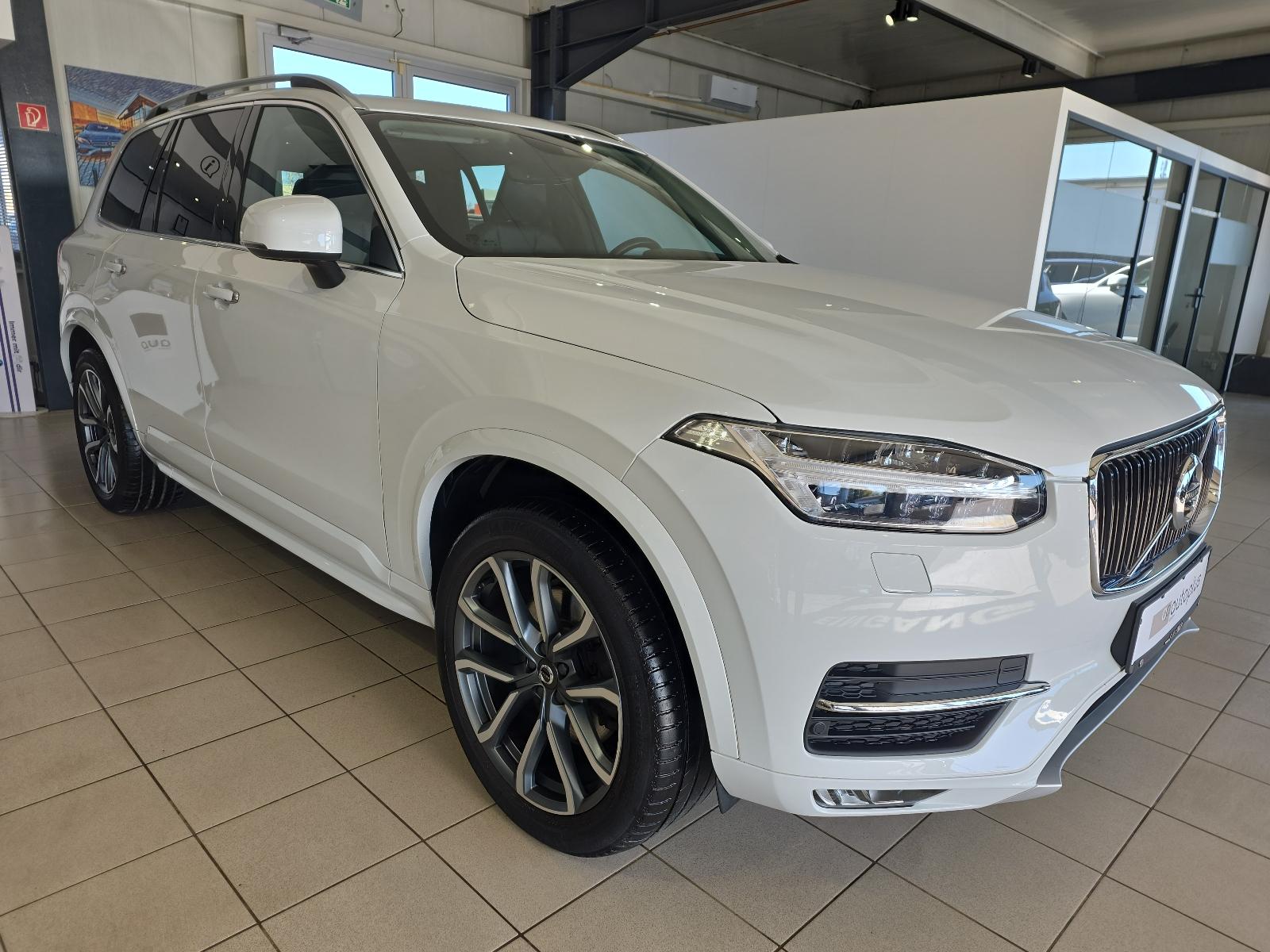 Volvo XC90 D5 Momentum AWD AHK Pano FourC 360° WinterP