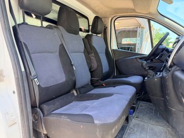 Opel Vivaro - 8