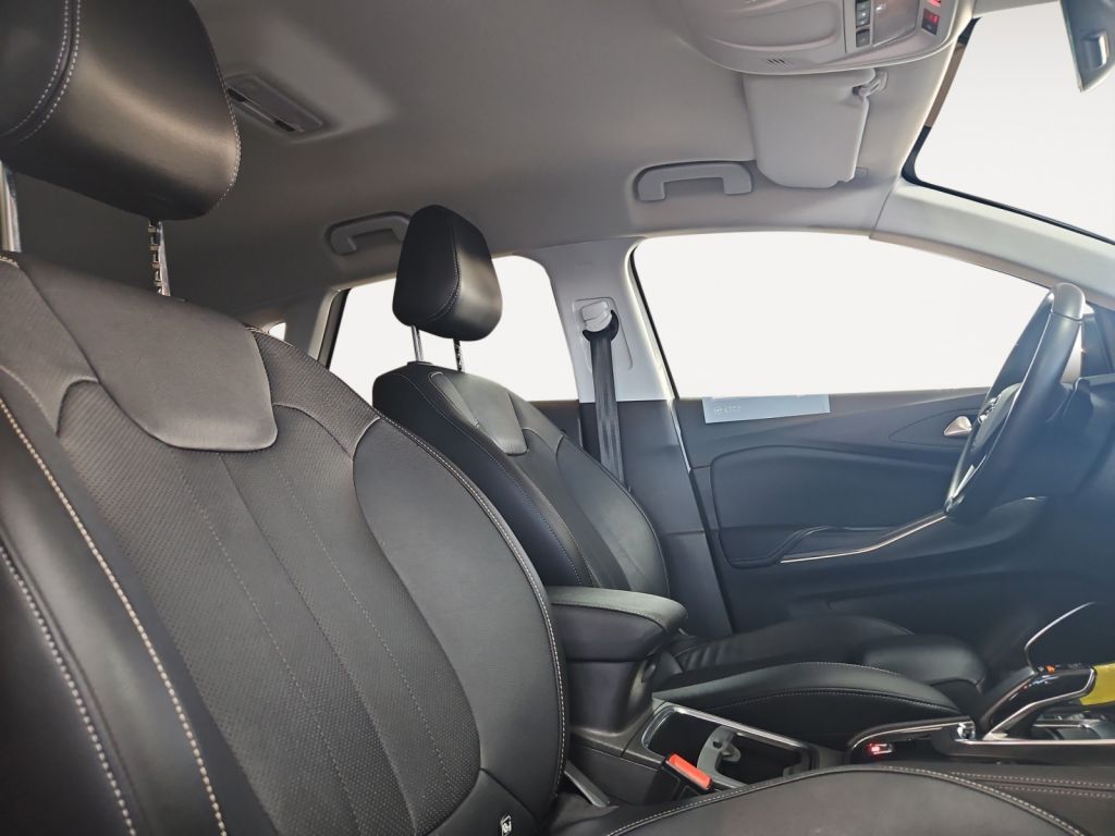 Fahrzeugabbildung Opel Grandland X Plug-in-Hybrid 4x4 1.6 DI Aut. Ultim