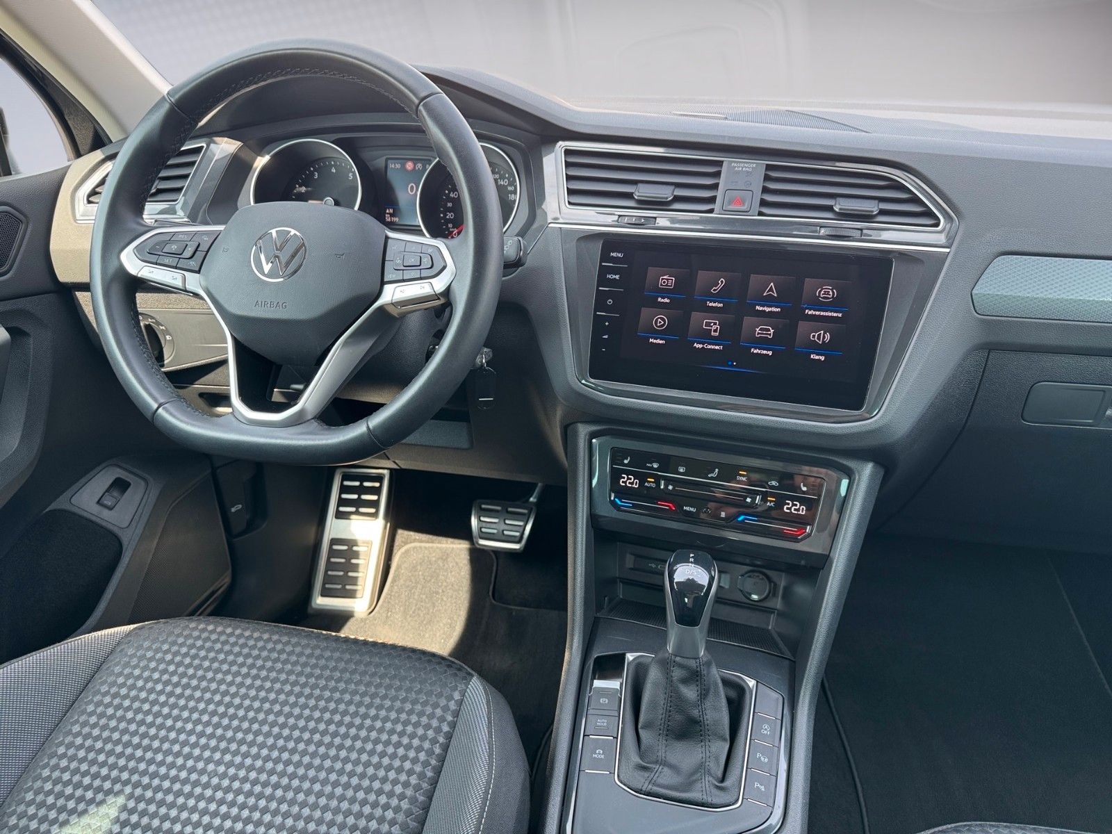 Fahrzeugabbildung Volkswagen Tiguan Life ACTIVE 1.5 TSI