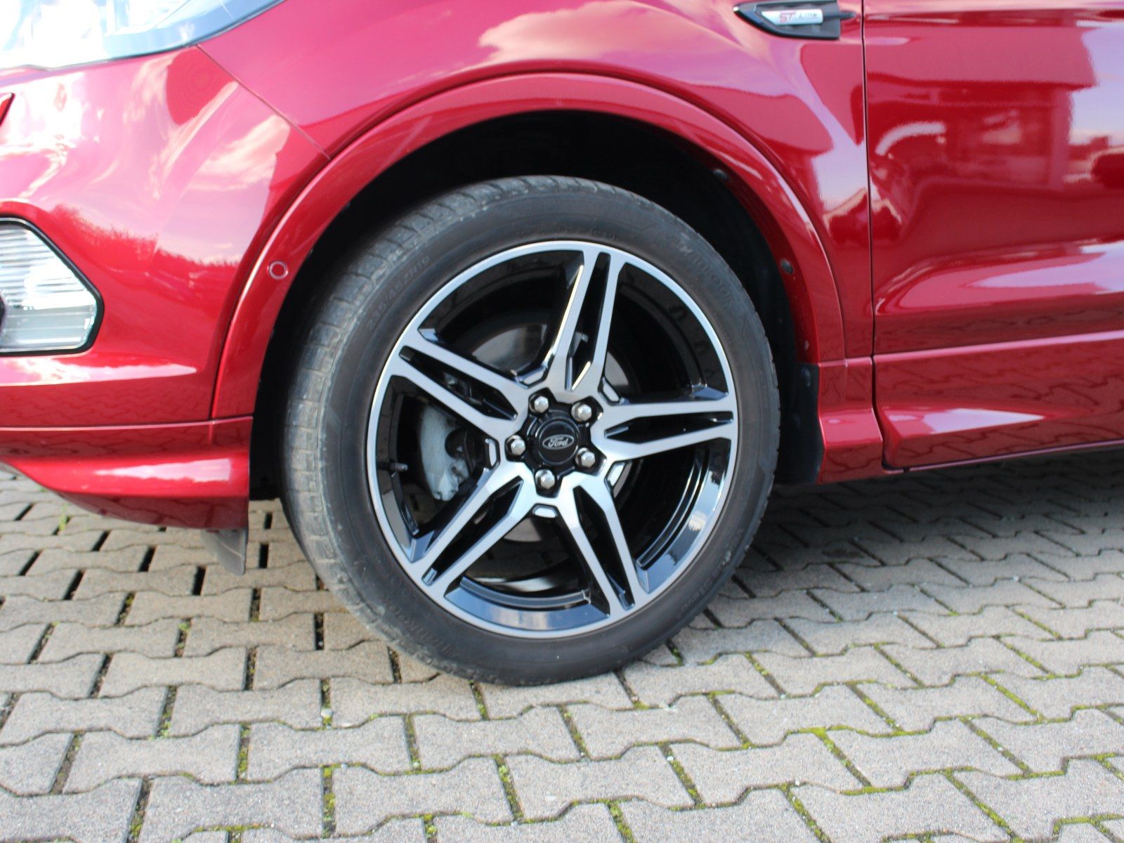Fahrzeugabbildung Ford Kuga ST-Line 1,5 EcoBoost Start/Stopp