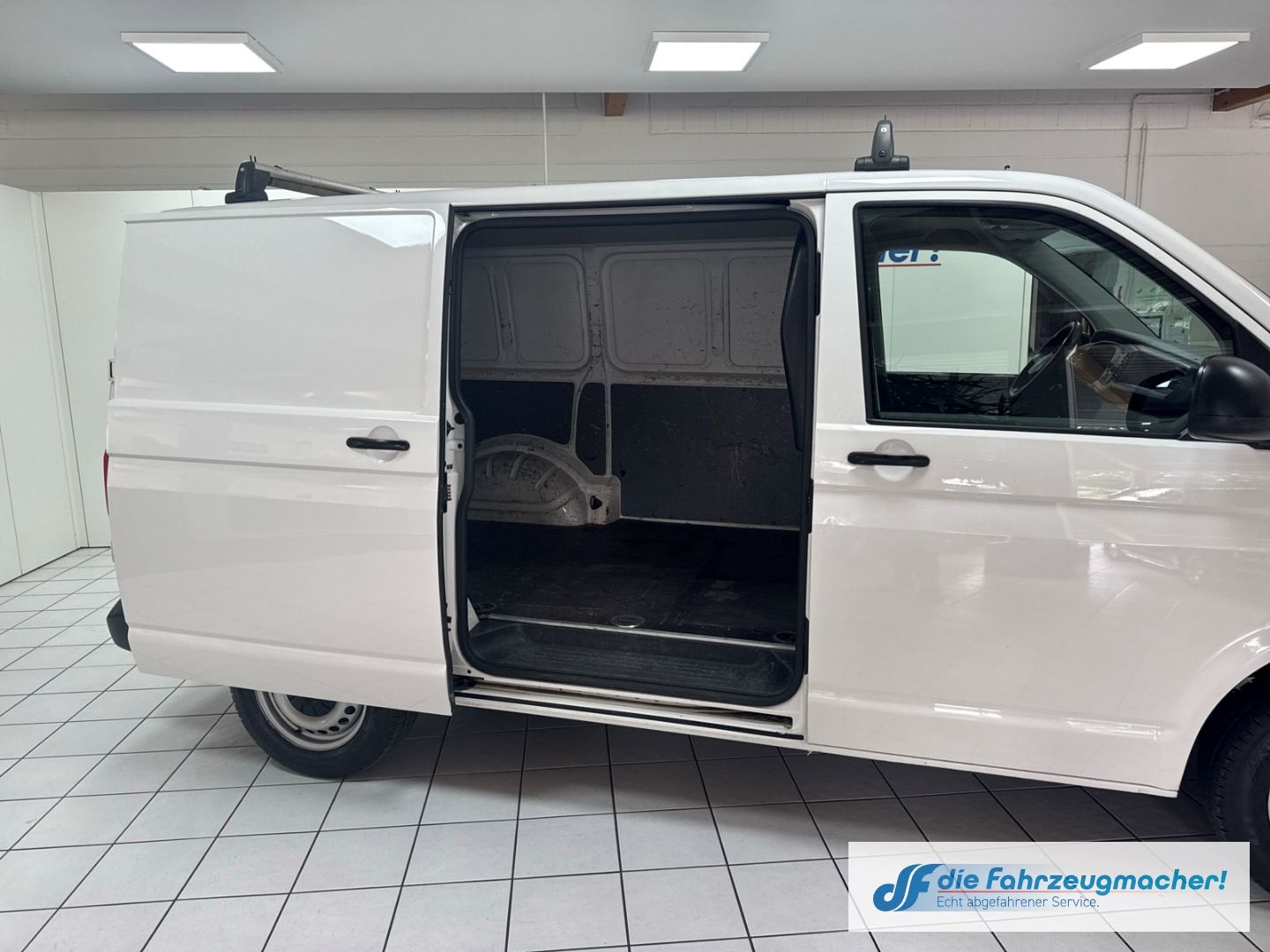 Fahrzeugabbildung Volkswagen Transporter T6.1 Kasten FWD 2.0 TDI DAB Notbrems