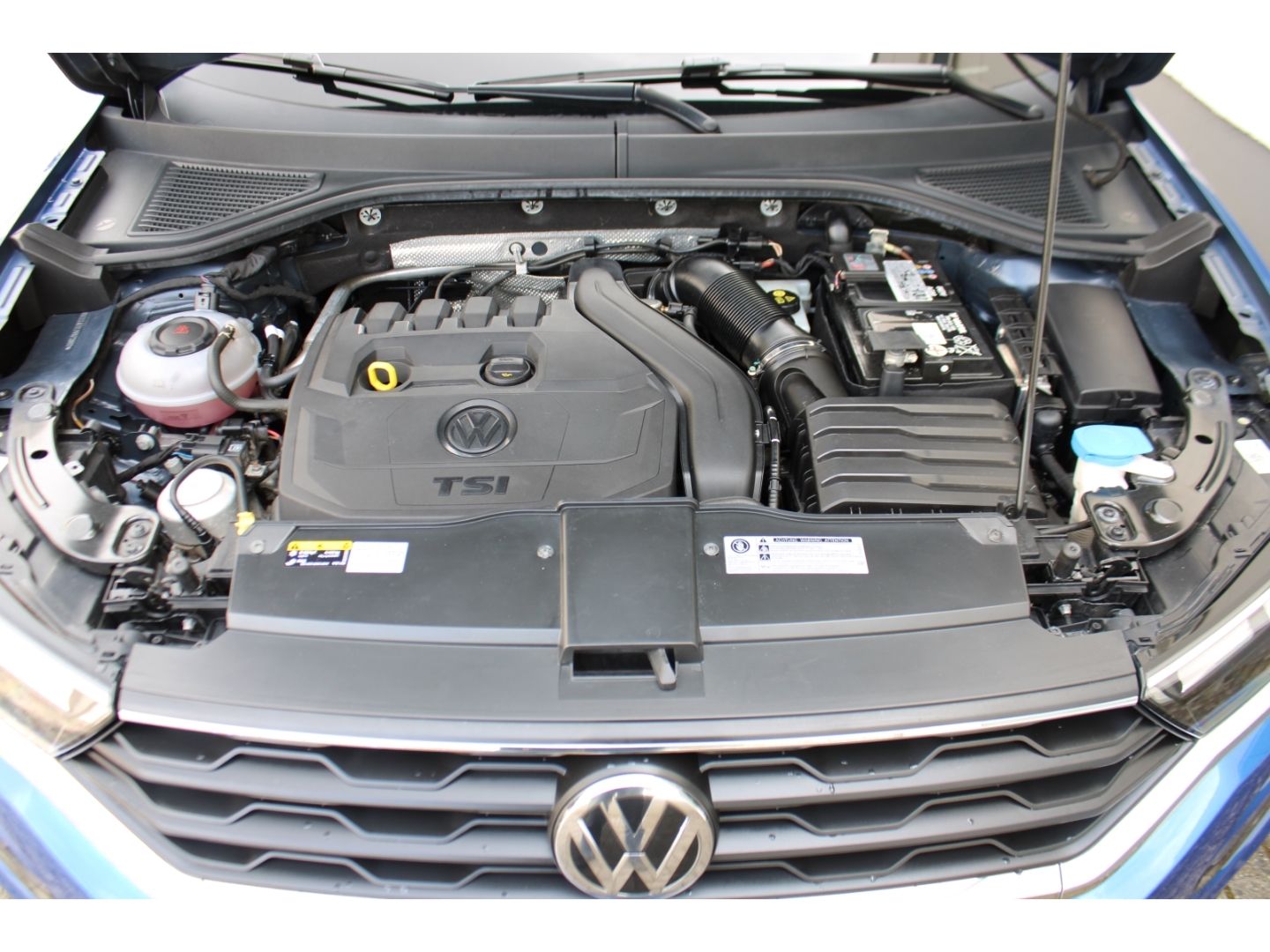VW T-Roc 1.5 TSI Style 45 DSG ACC LED Pano RFK StHz - Image 32