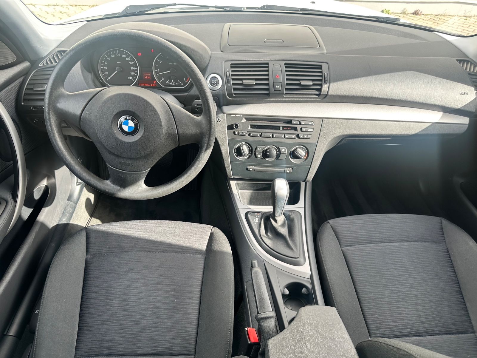 BMW 118 Limousine *1.Hand *Automatik *Orig.18.000Km foto 23