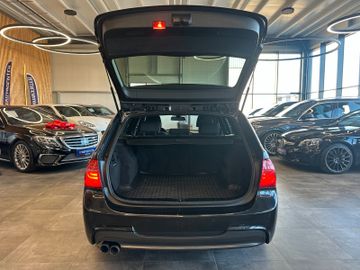 BMW 330 d Touring xDrive*AHK*Bluetooth*PDC*SHZ*Klima