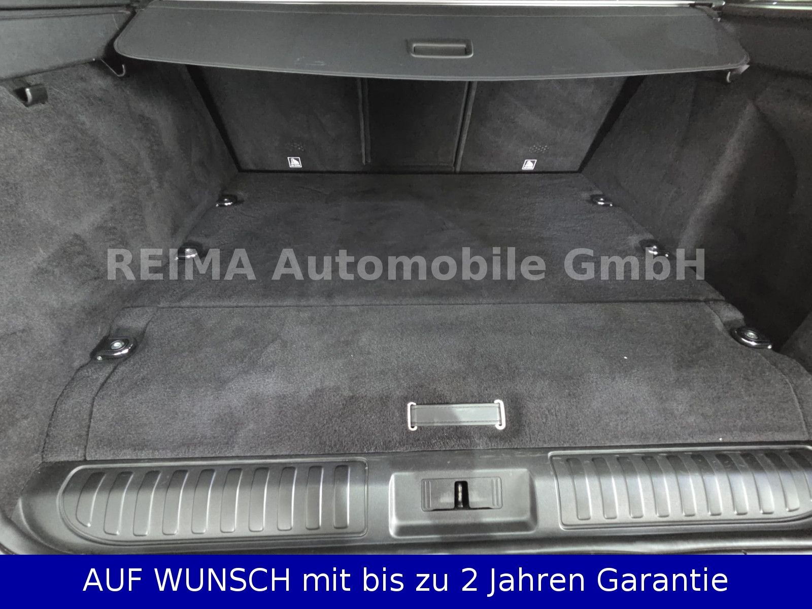 Fahrzeugabbildung Land Rover Range Rover Sport HSE P 400E Hybrid, Matrix