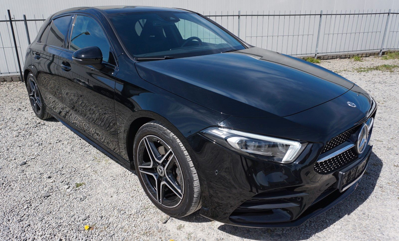 Fahrzeugabbildung Mercedes-Benz A 200 AMG Line,Navi, Keyless,Night-Pak,Panorama