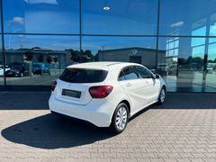 Fahrzeugabbildung Mercedes-Benz A 180 Style LED Navi Einparkhilfe Sitzhzng. 16"