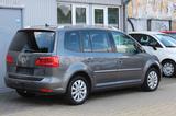 Volkswagen Touran 2.0 TDI DPF Highline Auto.+Navi+Kamera - gebrauchte VW Touran aus dem Jahr 2013