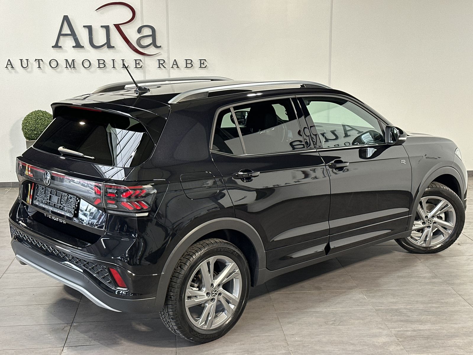 Fahrzeugabbildung Volkswagen T-Cross 1.5 TSI R-Line NAV+LED+ACC+AHK+KAM+DIGDI