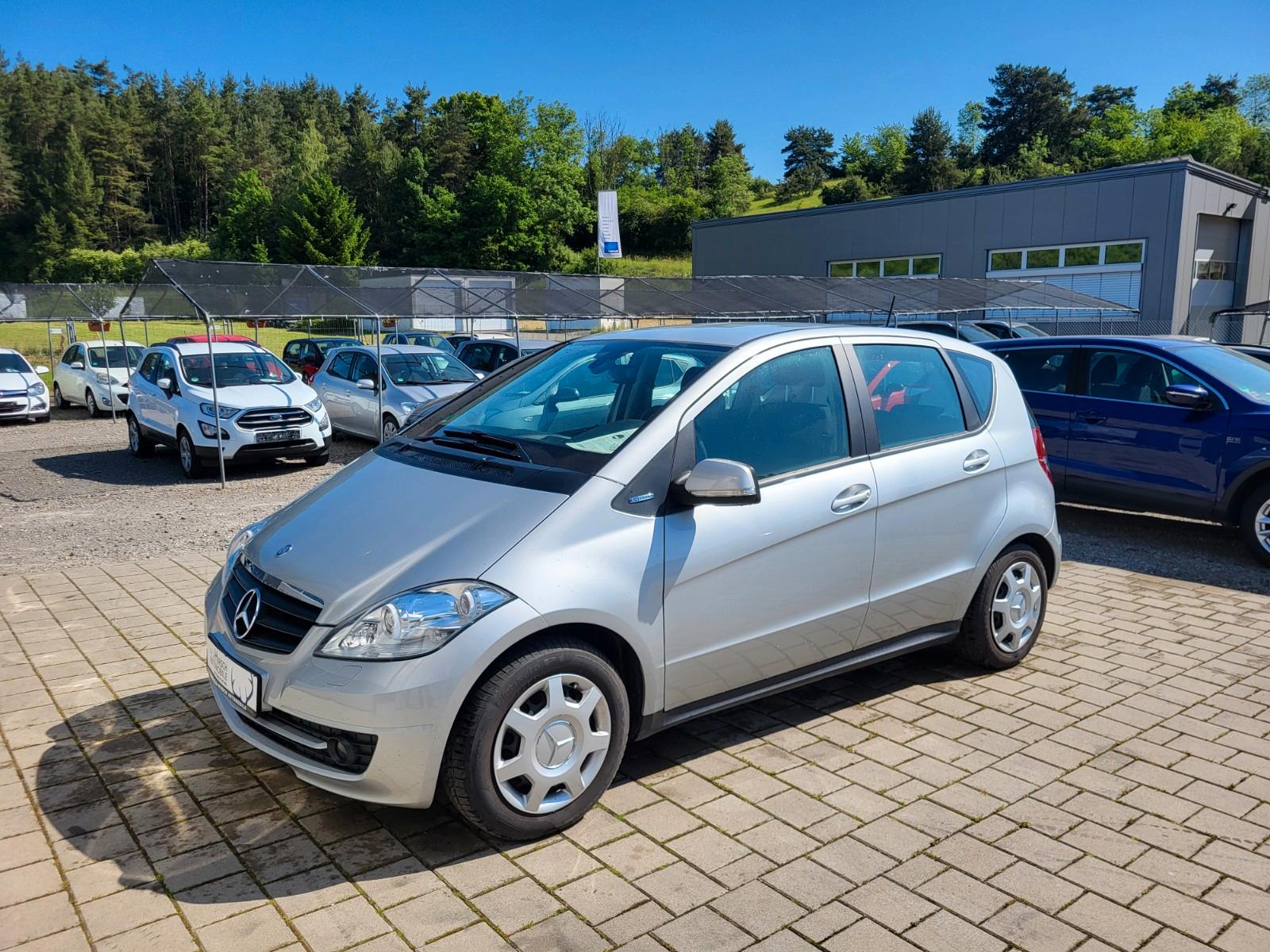 Mercedes-Benz A 180  Bi-Xenon,  Sitzheizung, 8-Fach bereift