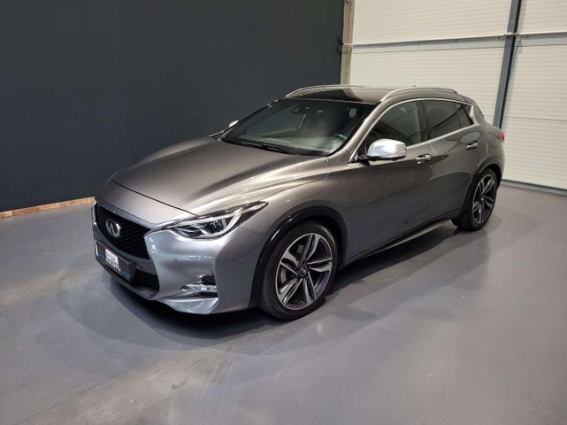 Infiniti Q30S 1.6 *Navi| Pano| Alcantara| LED*