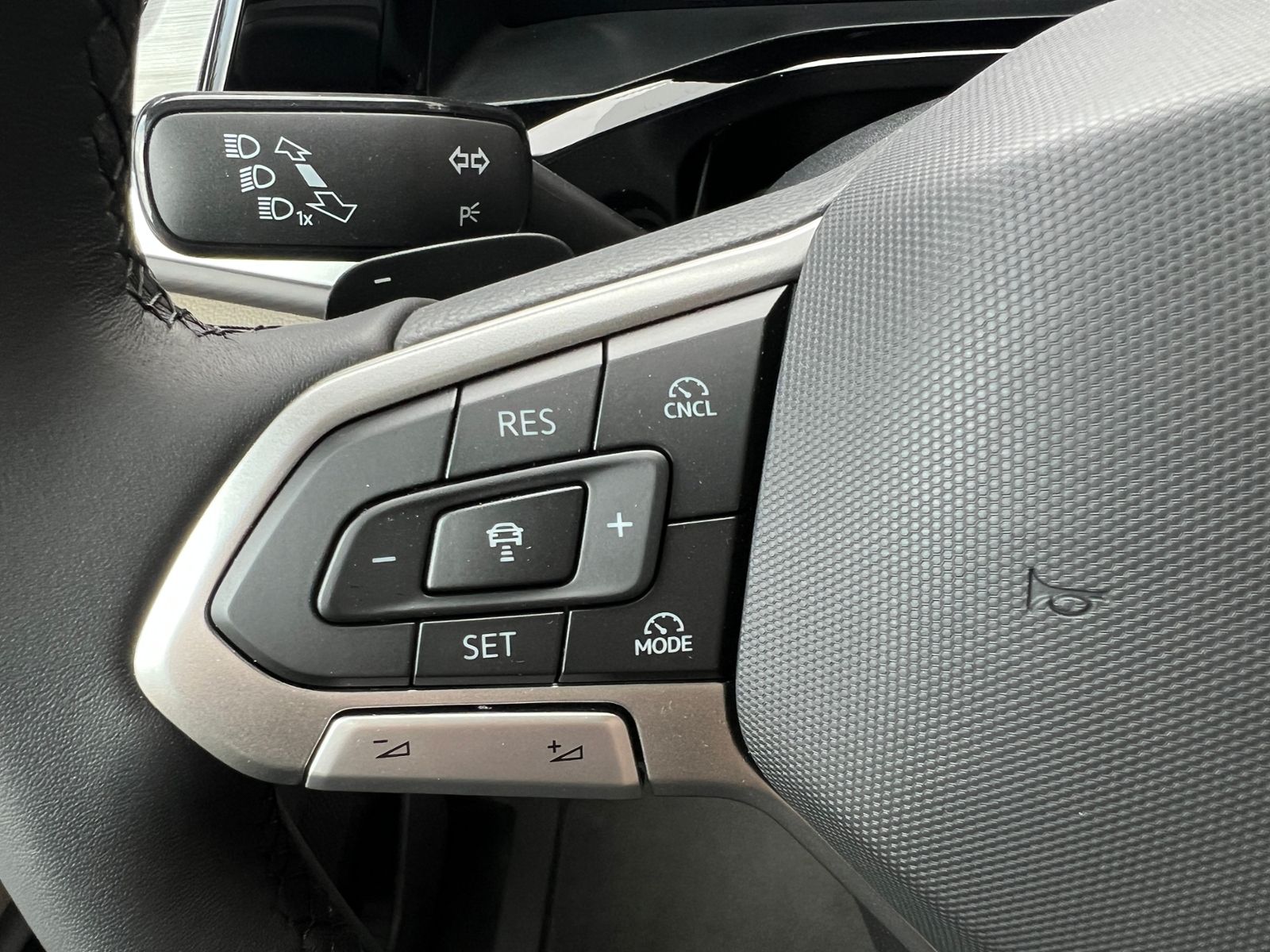 Fahrzeugabbildung Volkswagen Multivan T7 Life 1.5 TSI eHybrid 4MOTION DSG *AH