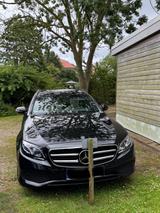 Mercedes-Benz E 220 d T-Modell - Mercedes-Benz E 220 mit Panoramadach