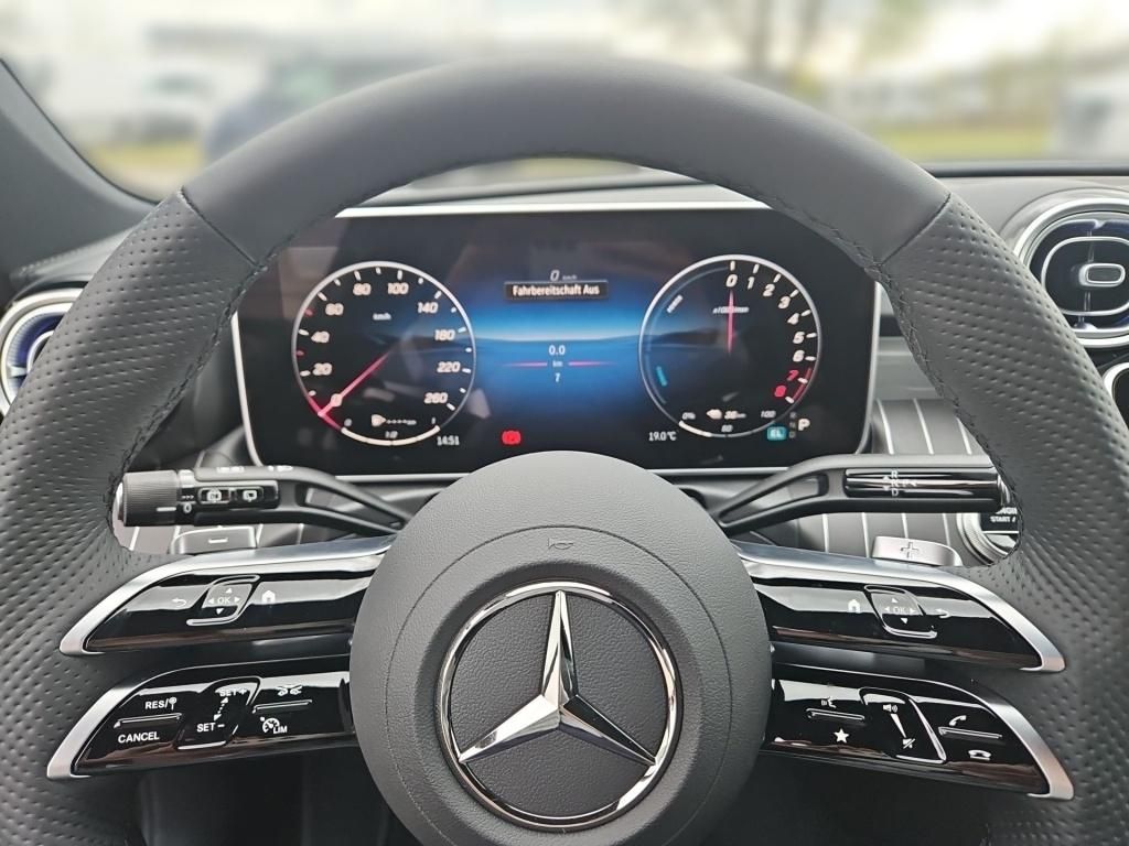 Fahrzeugabbildung Mercedes-Benz C 300 e T-Modell mit EQ Hybrid Technologie PDC