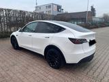 Tesla Model Y Allradantrieb mit Dualmotor - Tesla Gebrauchtwagen in Duisburg