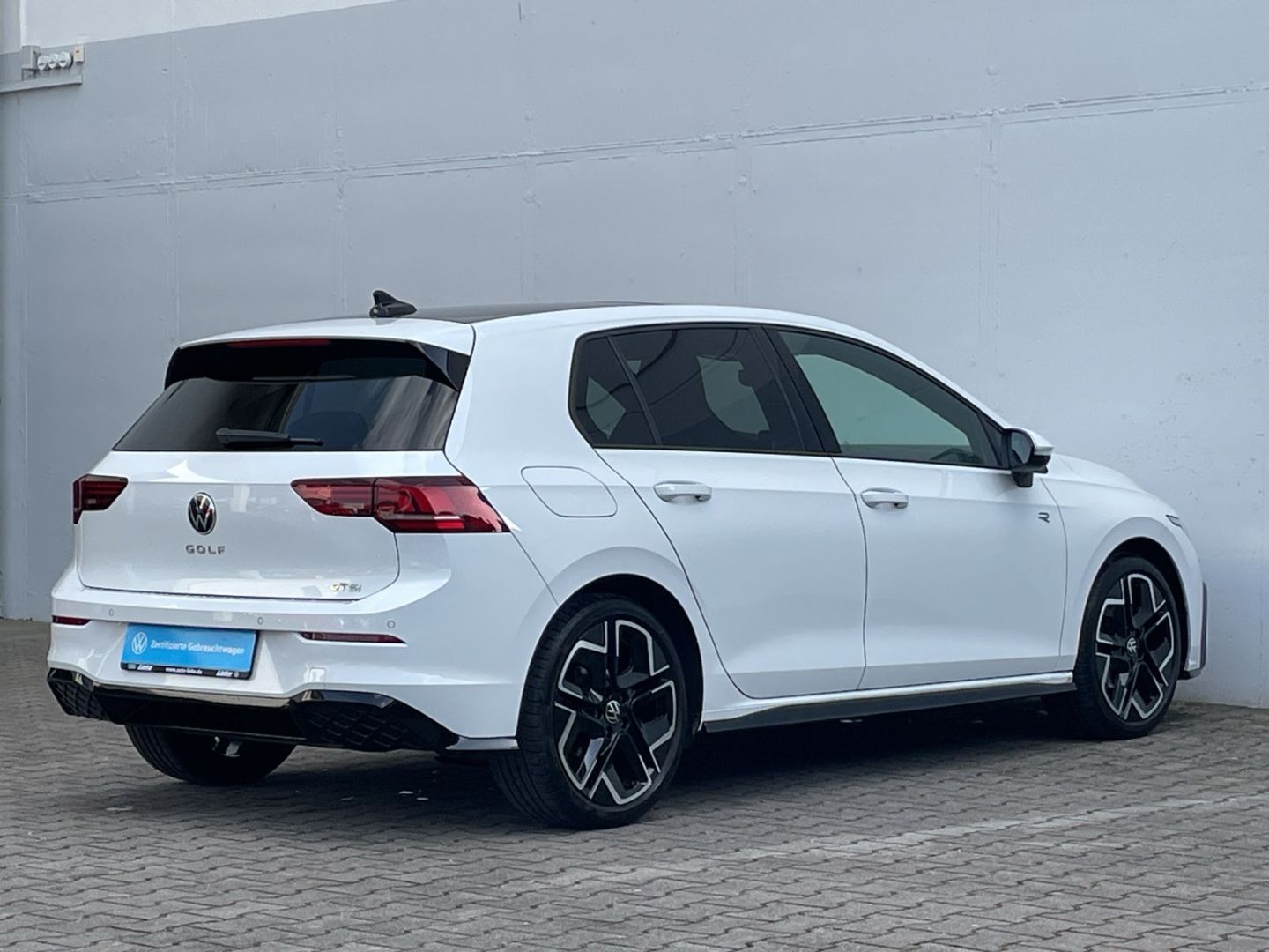 Golf VIII 1.5 eTSI DSG R-Line Pano/Standhzg/Kame