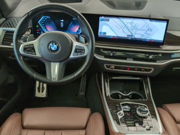 BMW X7 - 7