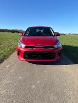 Kia Rio 1.4 Dream-Team Edition Dream-Team Edition - Kia Rio von privat