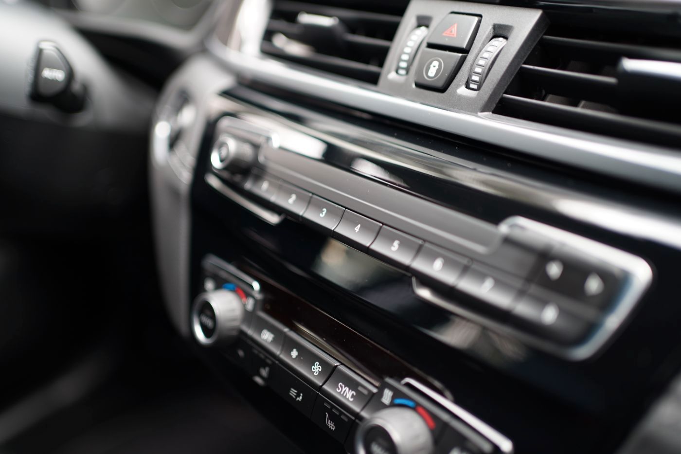 Fahrzeugabbildung BMW X1 xDrive18d xLine +AHK+LED+Parkassist+Navigatio
