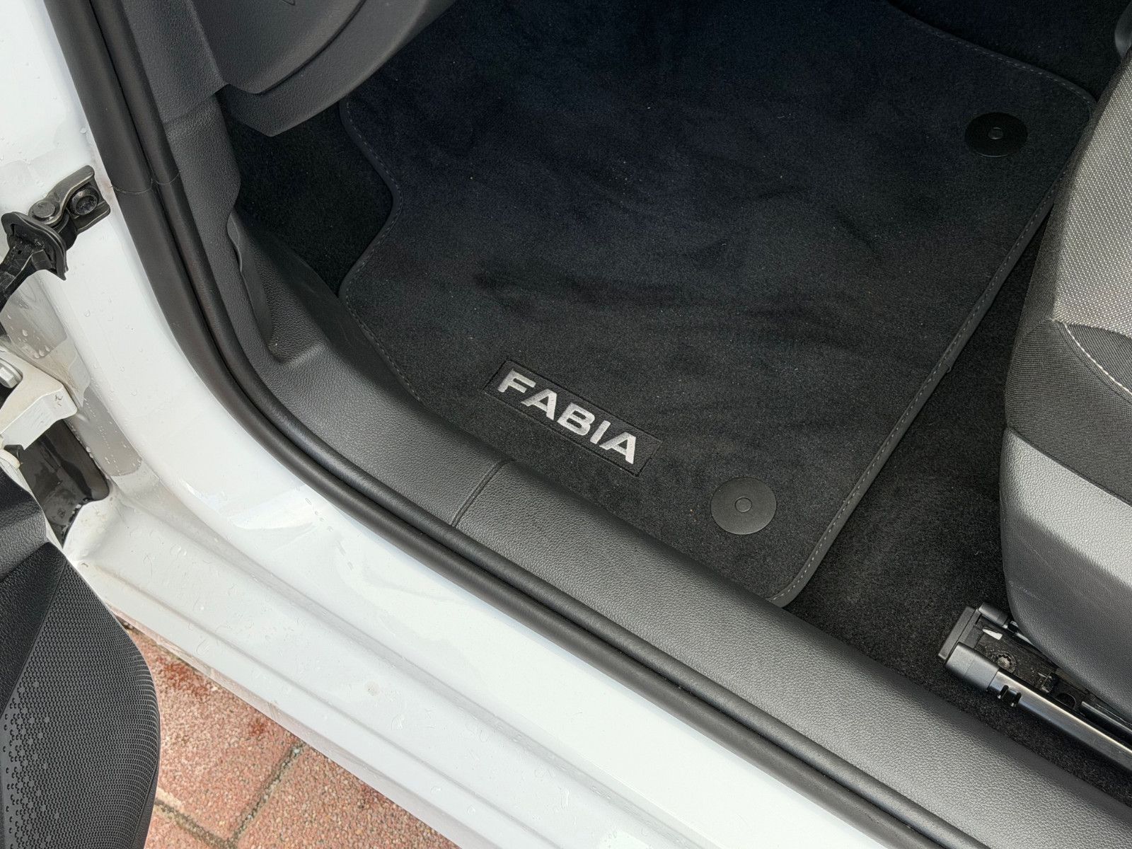 Fahrzeugabbildung SKODA Fabia Selection