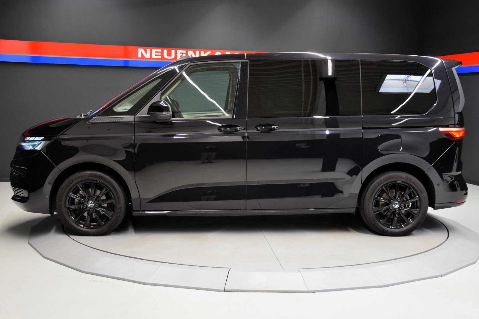 Fahrzeugabbildung Volkswagen T7 Multivan ACC AHK Sitzh.Standh. Kamera