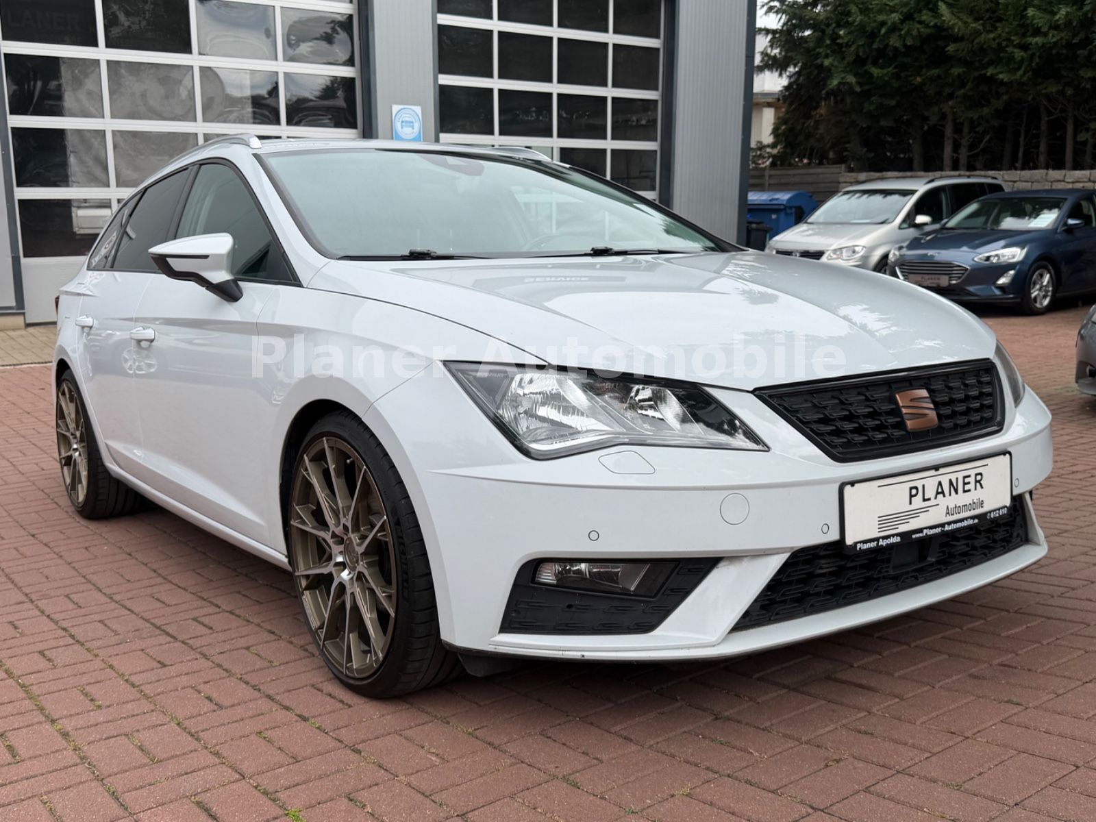 SEAT Leon ST Style DSG Navi Leder HU/AU Service neu