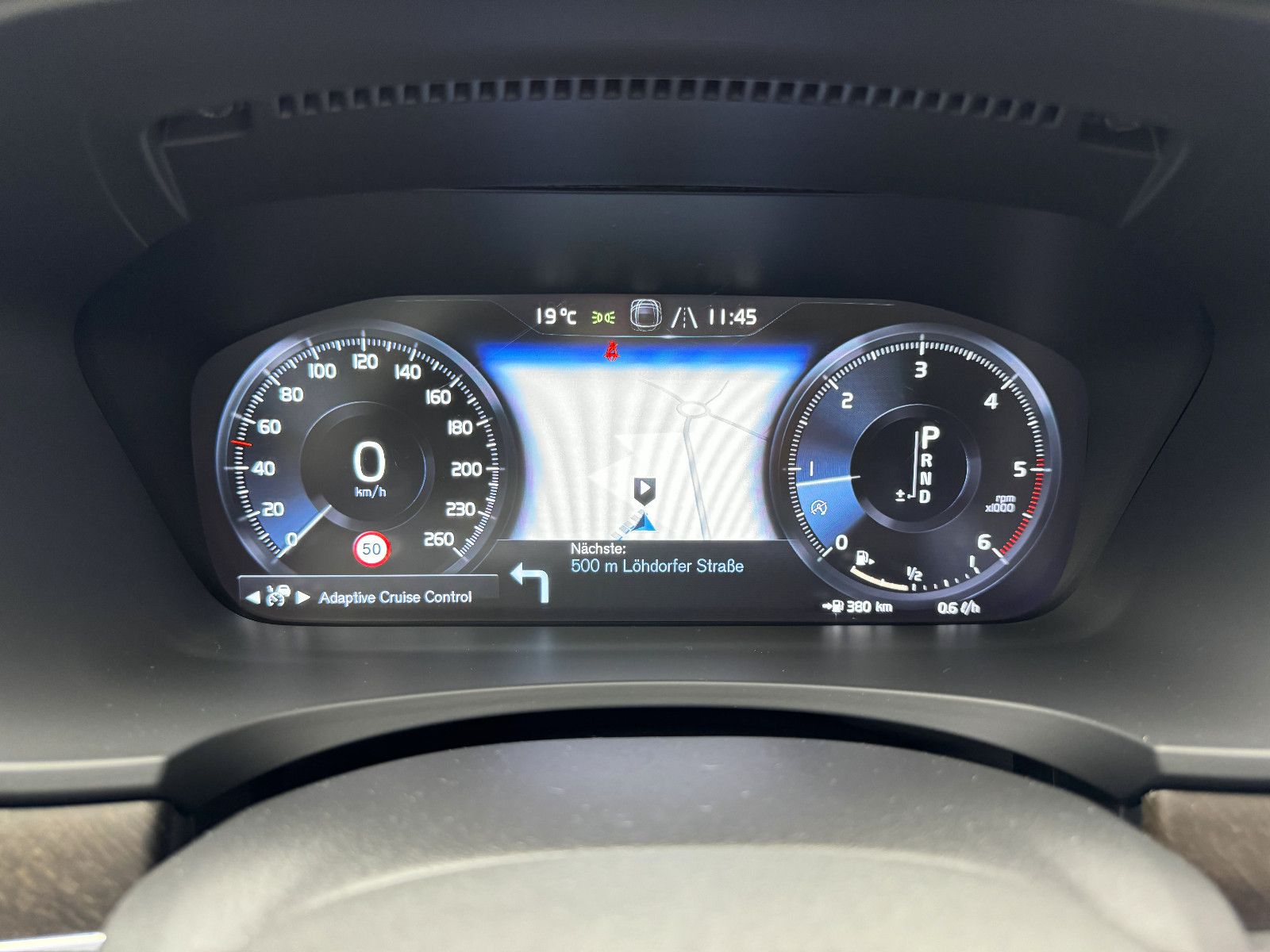 Fahrzeugabbildung Volvo V90 CROSS COUNTRY D5 AWD/360°/ACC/PANO/HUD/LED