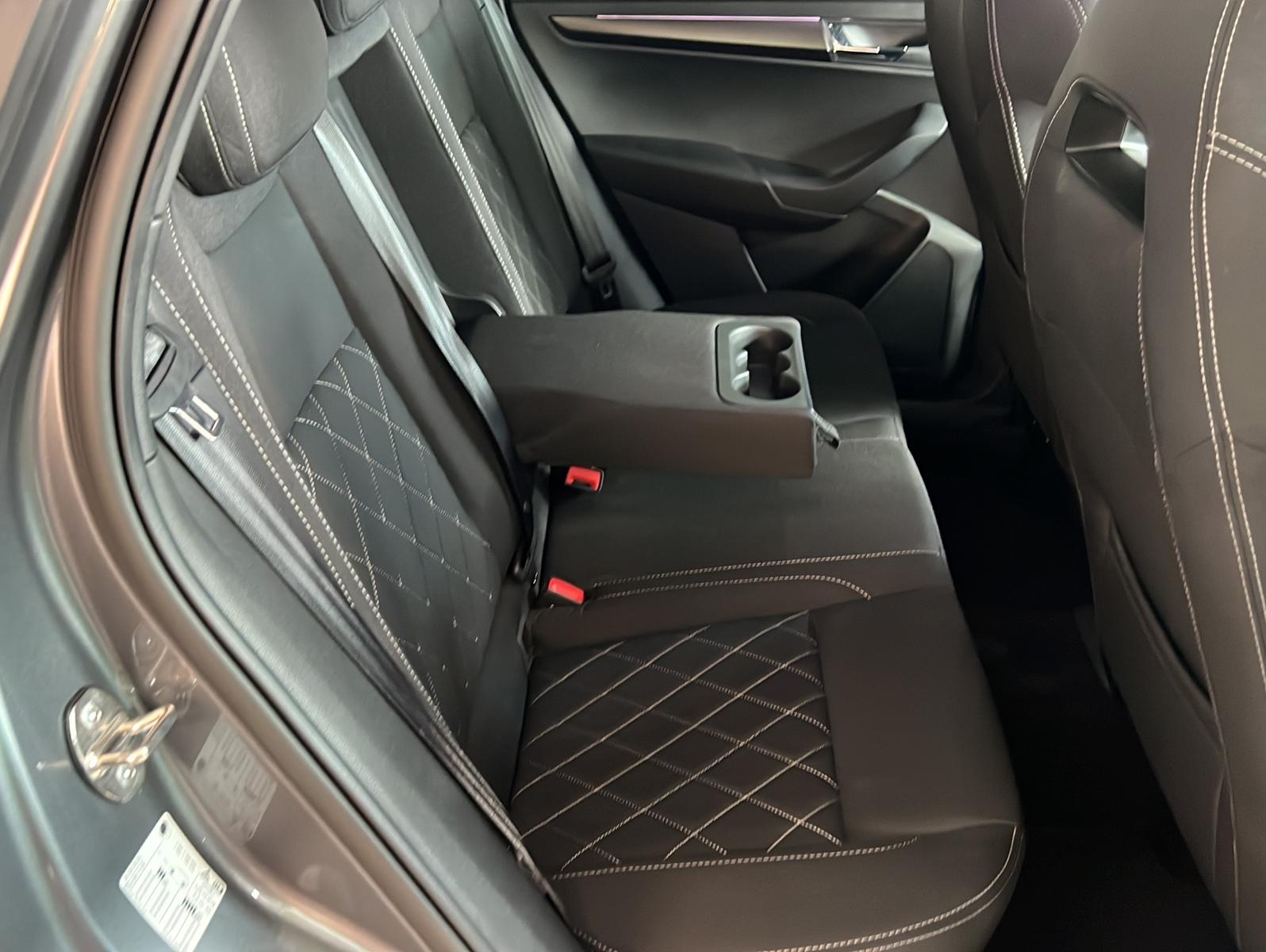 Skoda Karoq 1.5 TSI DSG Sportline*Kamera*ACC*DAB*KeyGo