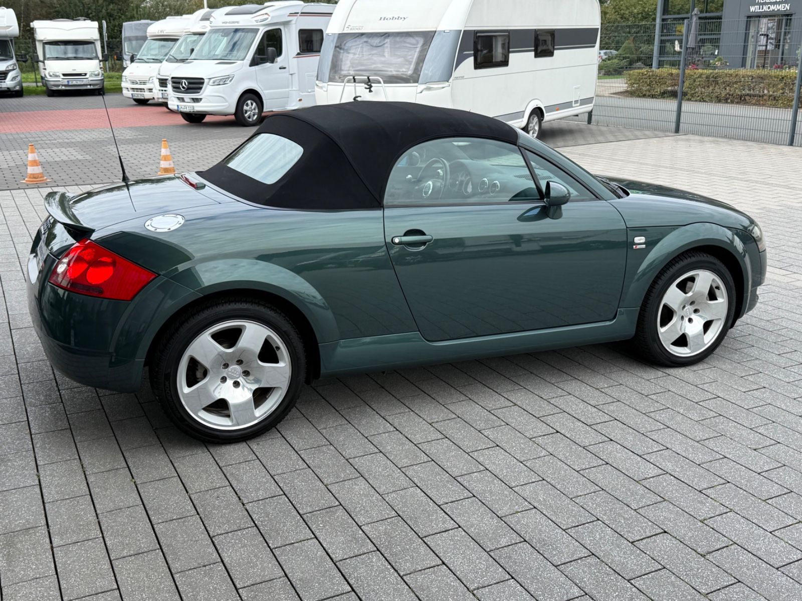 Fahrzeugabbildung Audi TT Roadster 1.8T quattro S-Line CABRIO LEDER SHZ
