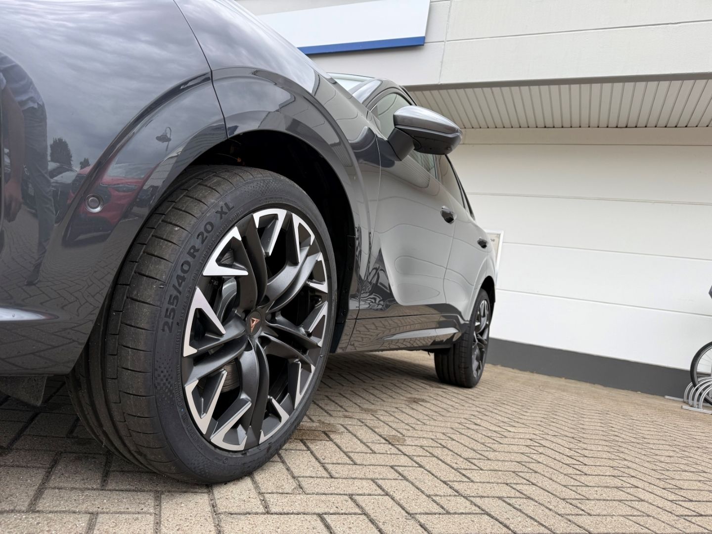 Fahrzeugabbildung CUPRA Terramar 2.0 TSI 4drive VZ HUD AD Pano Navi LED