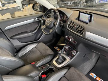Audi Q3 2.0 TDI quattro *BI-XENON*APS*NAVI*AHK*LED*