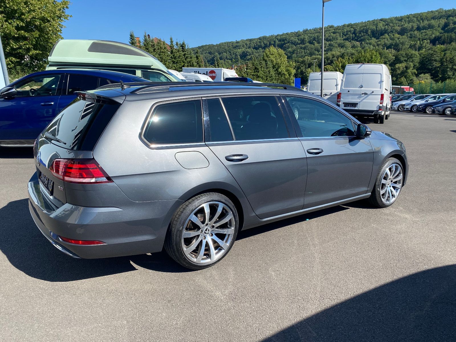 Fahrzeugabbildung Volkswagen Golf VII Variant Highline TSI DSG ACC LED Kamera