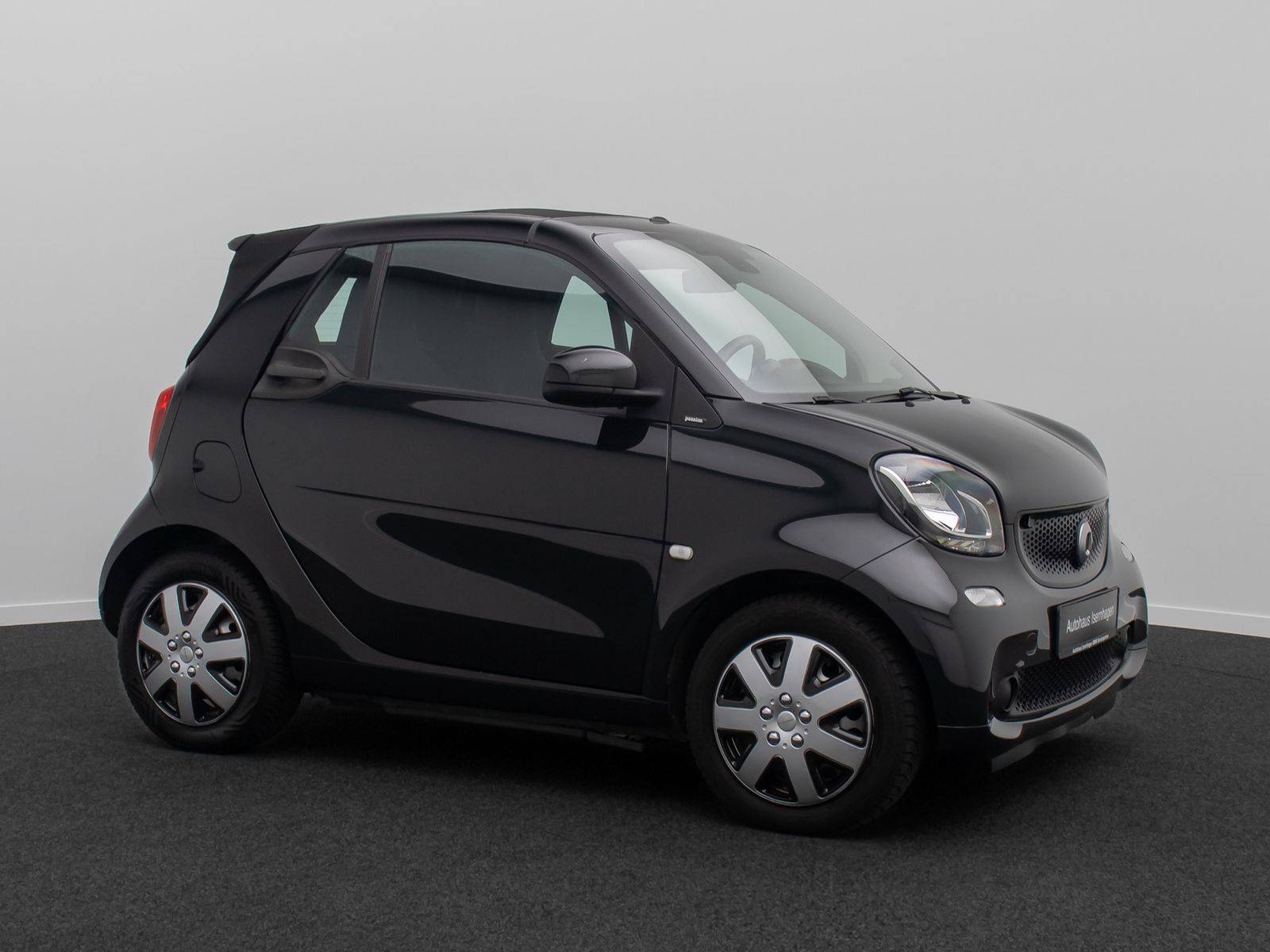Fahrzeugabbildung Smart ForTwo Cabrio Tempomat Navi JBL Sitzhzng KlimaAT