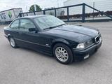 BMW 323i Coupe 323i - BMW 323: Coupé, 323i