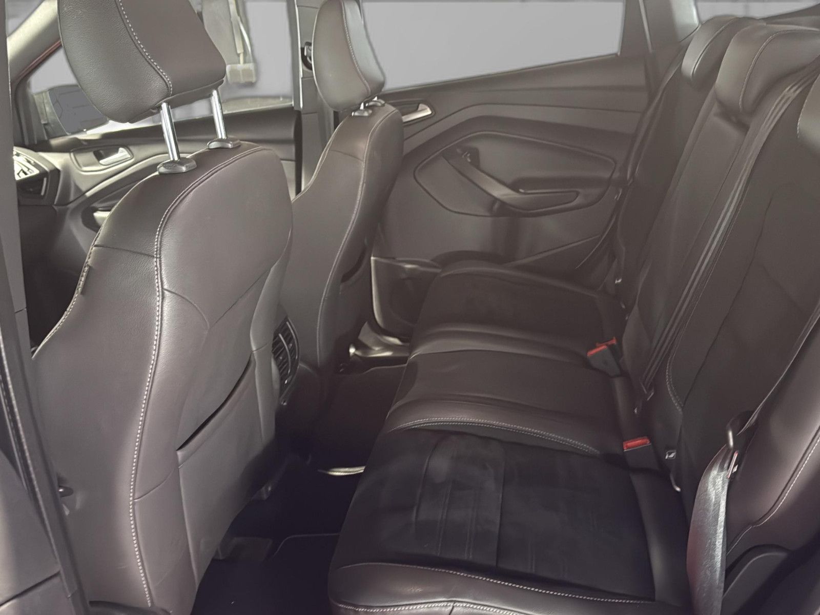 Fahrzeugabbildung Ford Kuga ST-Line/ unfallfrei
