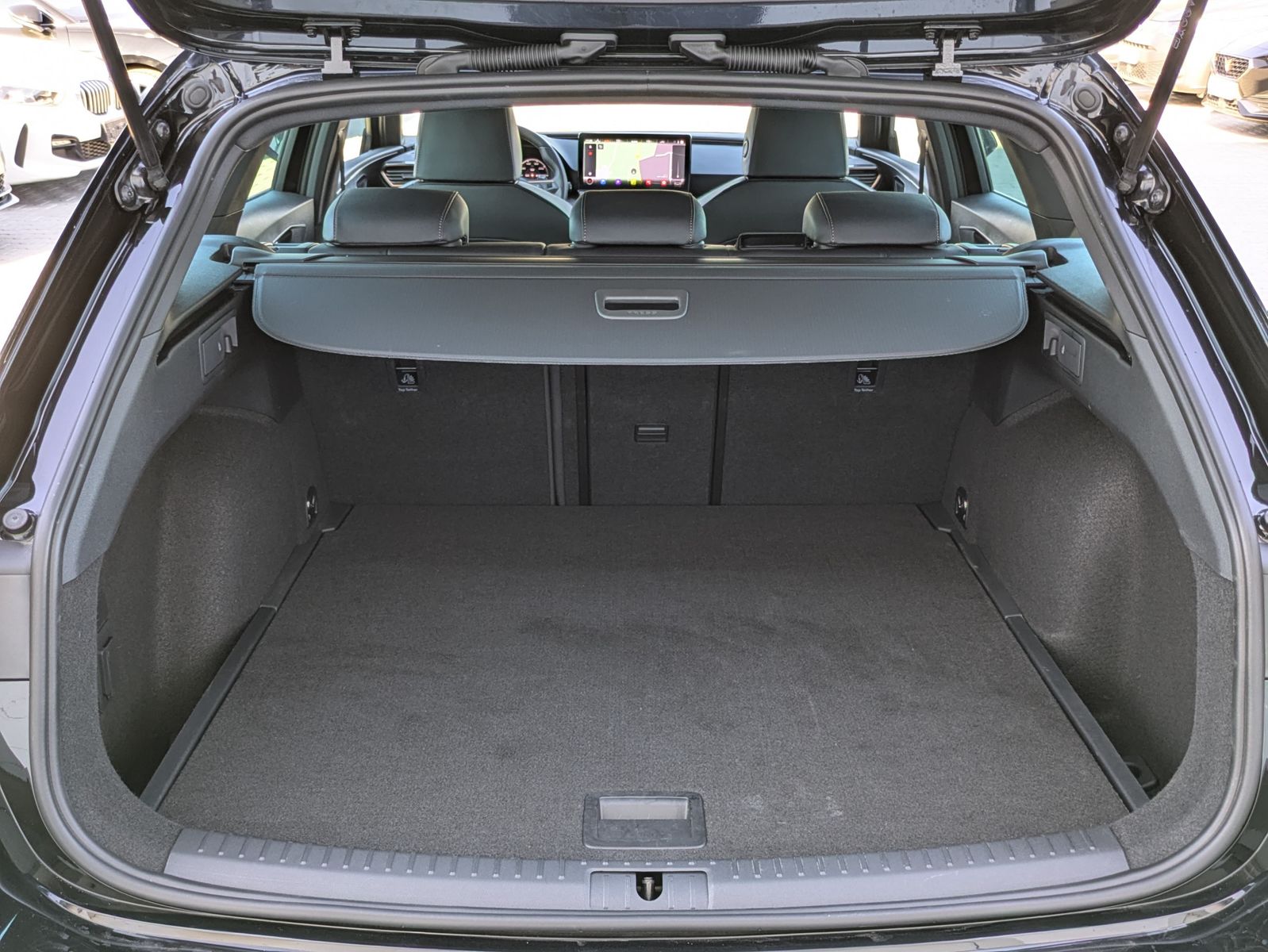 Fahrzeugabbildung CUPRA Leon 1.5 eTSI DSG MATRIX-LED*ACC*APP*KAMERA*18"