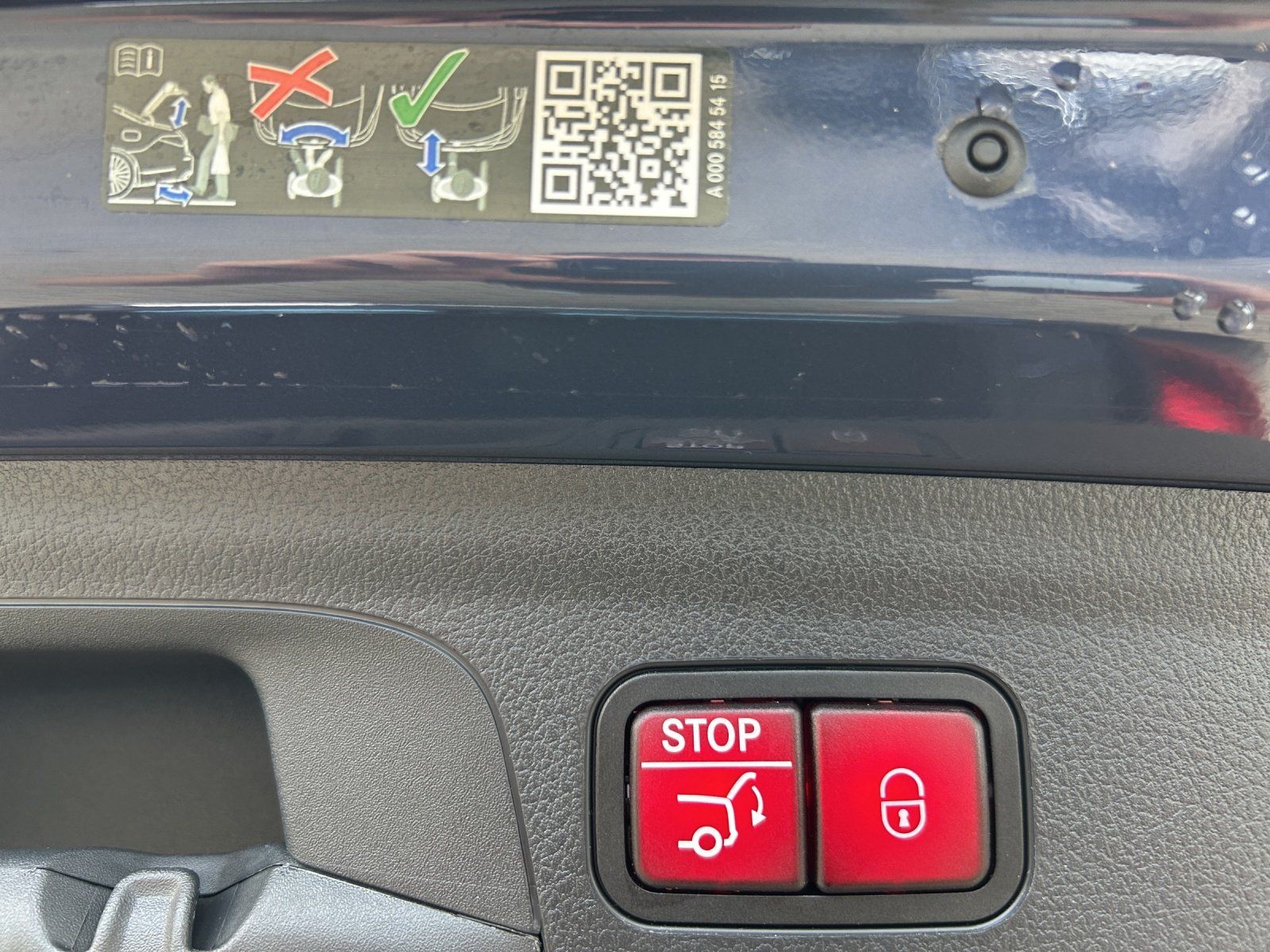 Fahrzeugabbildung Mercedes-Benz GLE 300 d 4MATIC AMG 360° PANO 22" MULTIBEAM