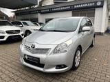 Toyota Verso 2.2 D-4D Executive 7 Sitzer/Tüv neu - silberne Toyota Verso