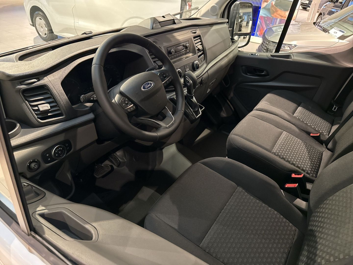 Fahrzeugabbildung Ford Transit Pritsche 350 L2 *DREISEITENKIPPER* 155 P