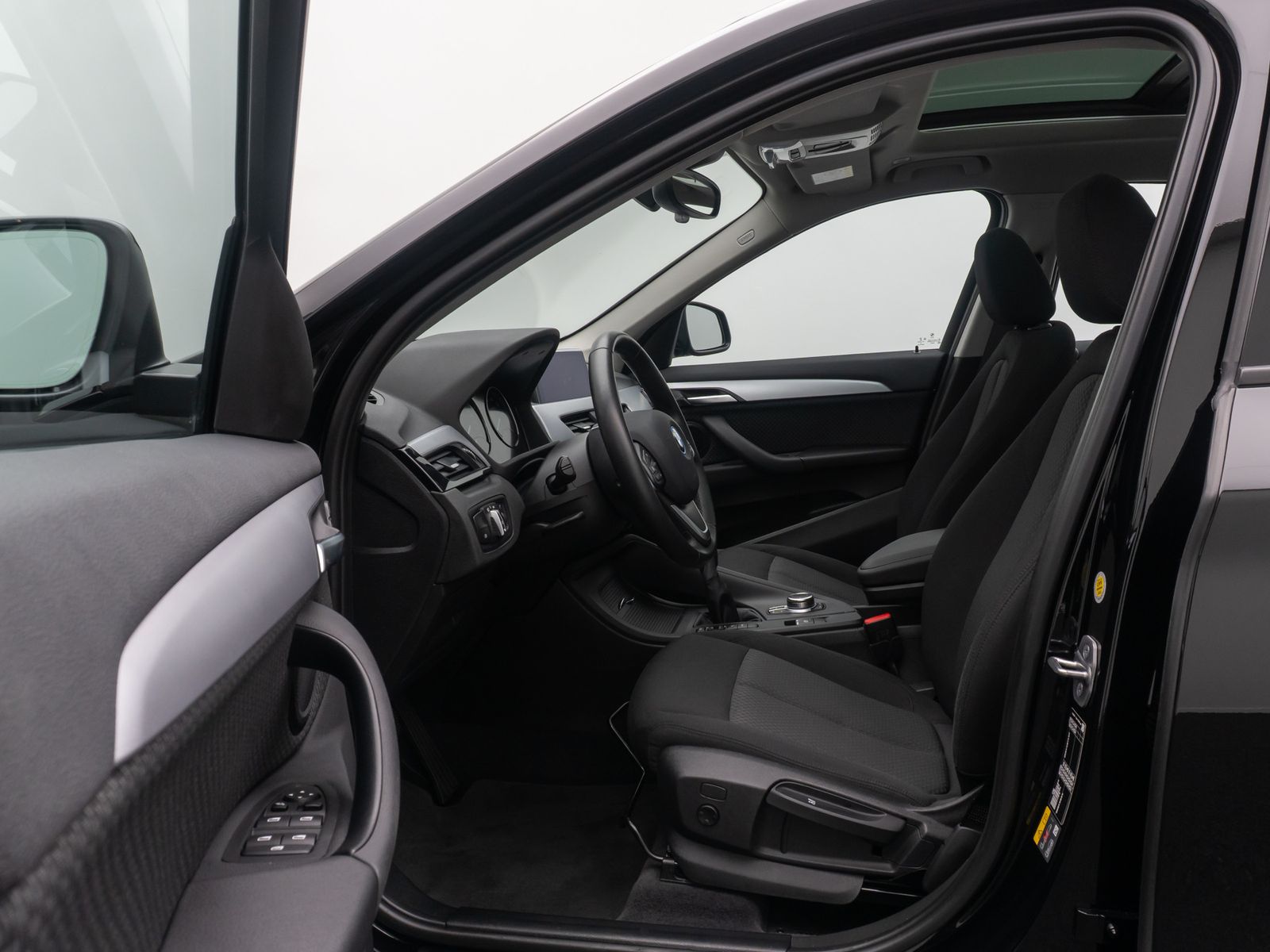 Fahrzeugabbildung BMW X1 xD25e GeschwindigReg DAB Kamera LED Panorama