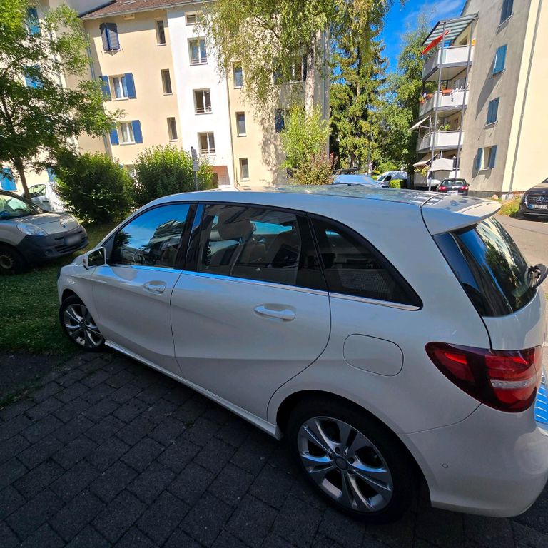 Image of Mercedes-Benz B 200