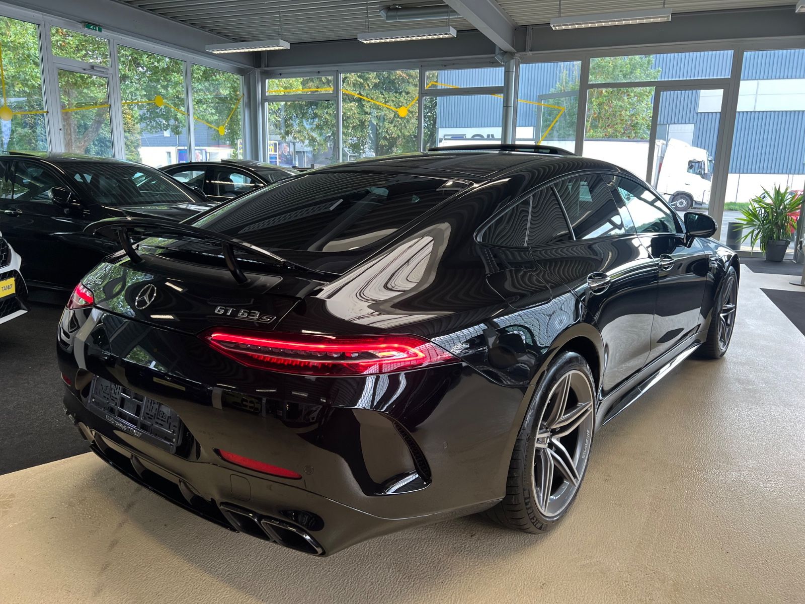 Fahrzeugabbildung Mercedes-Benz AMG GT 4-trg. 63 S 4Matic+ *SCHIEBEDACH*SITZBEL*
