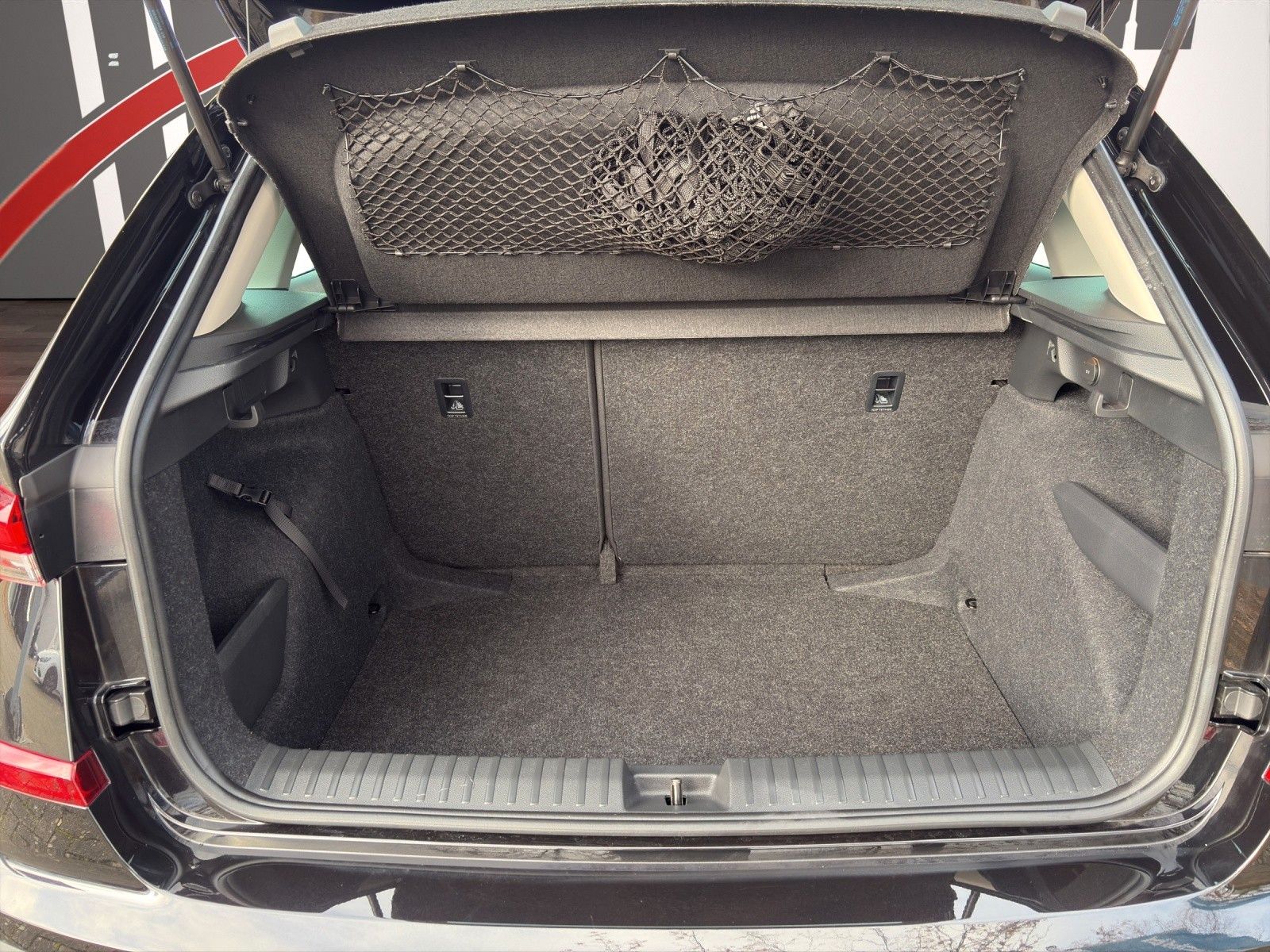 Fahrzeugabbildung SKODA Kamiq 1.0 TSI DSG LED/PDC/SHZ/LHZ/ACC