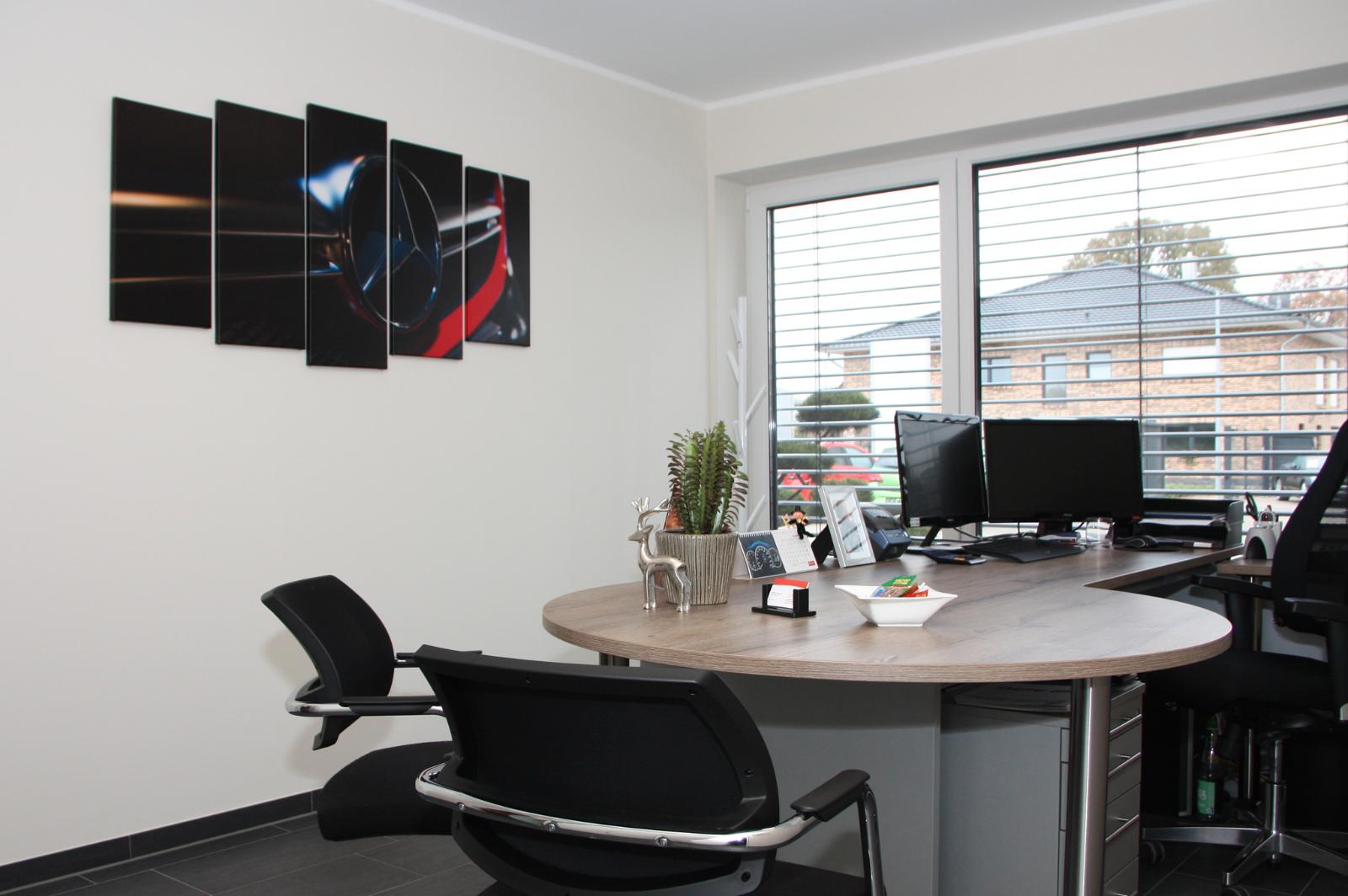 showroom-image-top