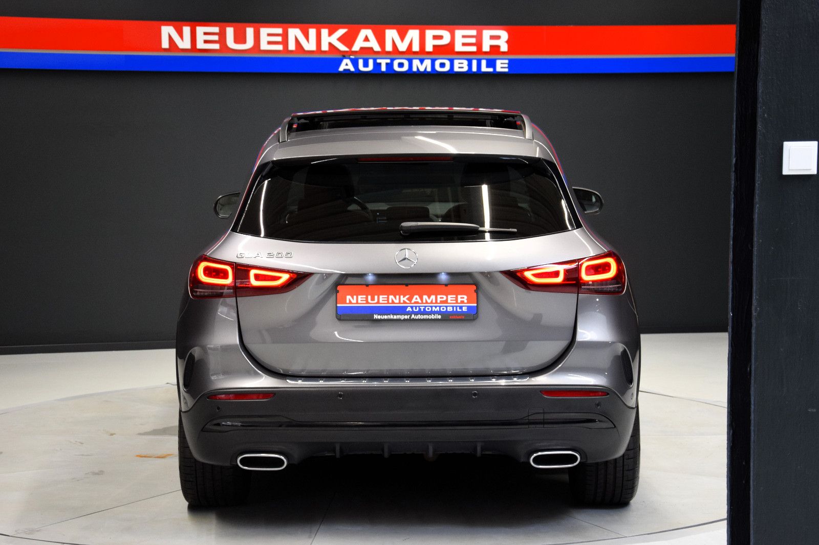 Fahrzeugabbildung Mercedes-Benz GLA 200 AMG-Line LED Kamera Business Pano