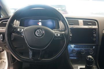 Volkswagen Golf - 11