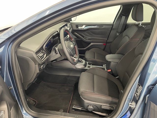 Fahrzeugabbildung Ford Focus Turnier ST-Line X B&O 18'' LED ACC Kamera