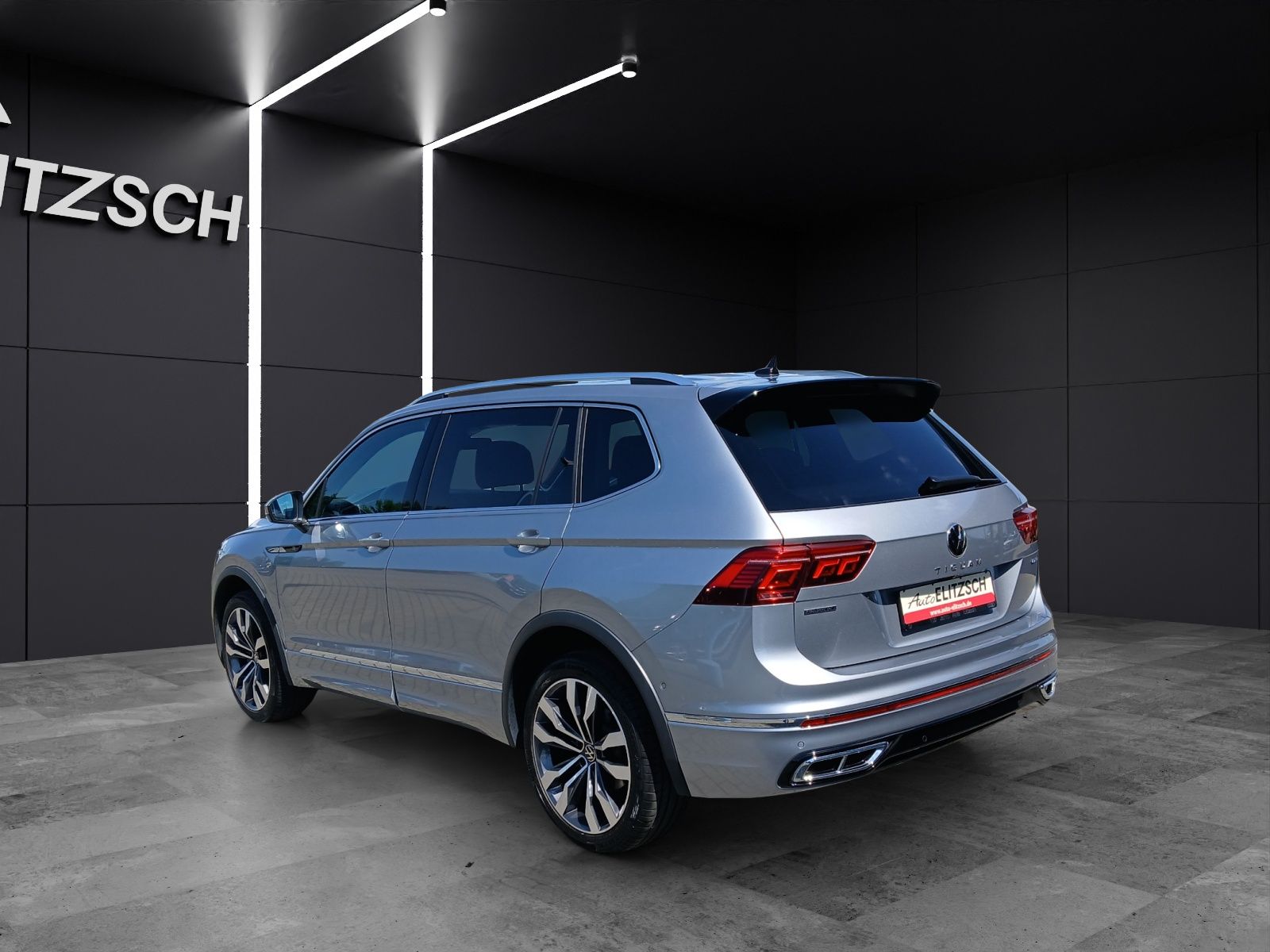 Fahrzeugabbildung Volkswagen Tiguan Allspace TDI R-Line DSG 4M STH Matrix AHK